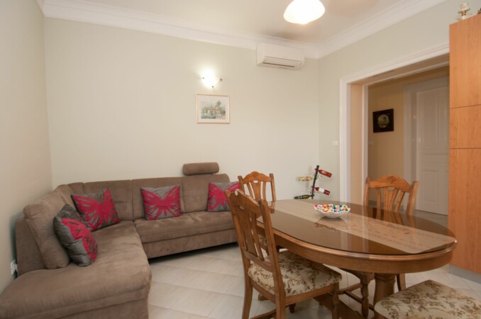 2 Bedroom App with Sea View
